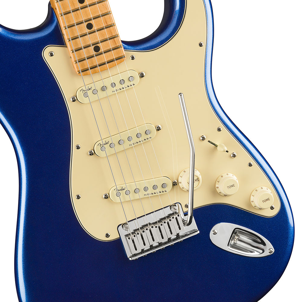 Fender 0118012795 AM Ultra Strat Maple Cobra Blue Electric Guitar