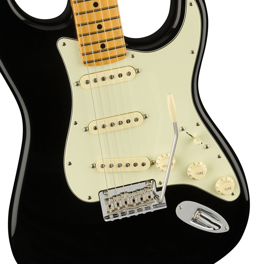 Fender 0113902706 AM Pro II Strat Maple Black Electric Guitar