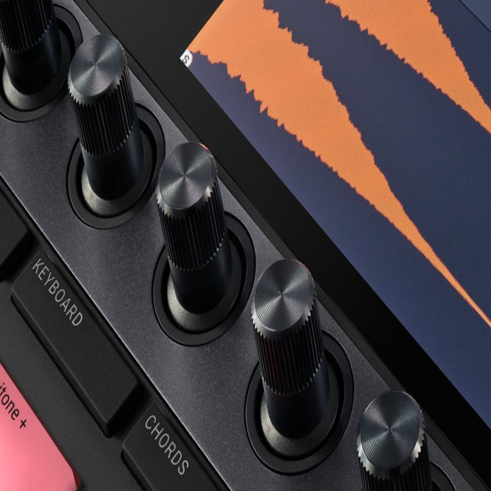Native Instruments Maschine + DJ Controller