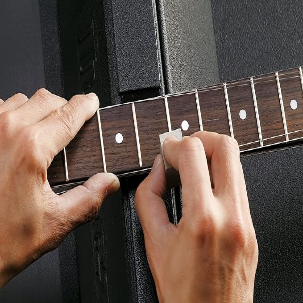 Ibanez IFC1000 Fret Shine & Brush Cleaner Kit for Guitars
