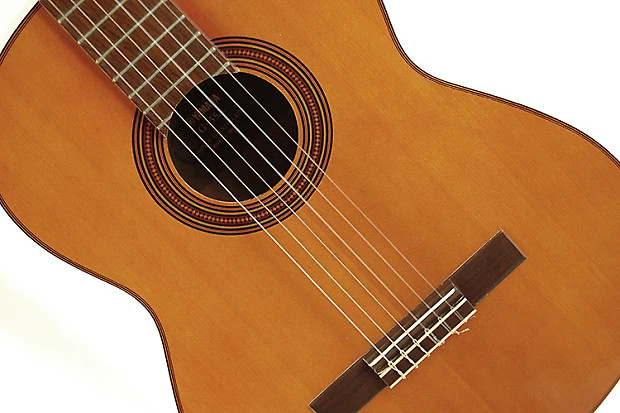Yamaha CG142S CG Shape Rosewood Natural Classical Guitar